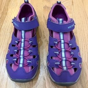Merrell Water Hiker Shoes in Purple and Pink. Size 5.